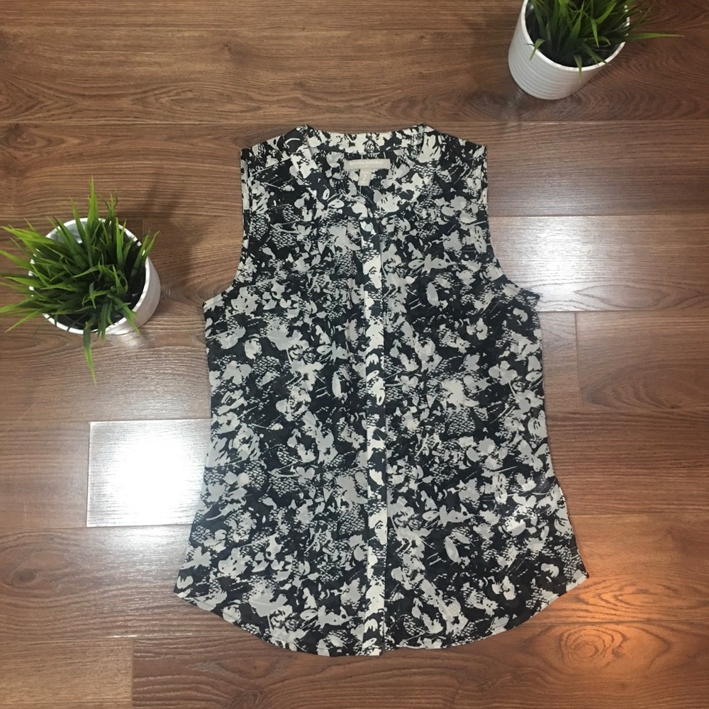 Banana Republic Black and White Sleeveless Top